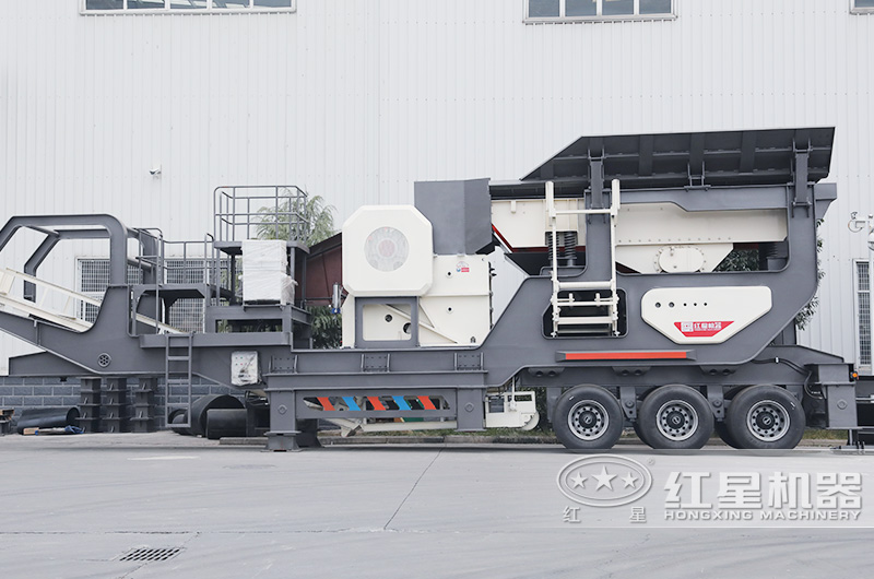 車載移動(dòng)碎石機(jī)：移動(dòng)顎破機(jī)，石頭一段粗碎加工