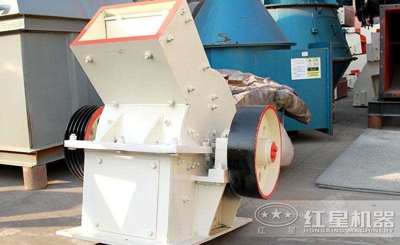 小型錘式破碎機，體積小，易移動